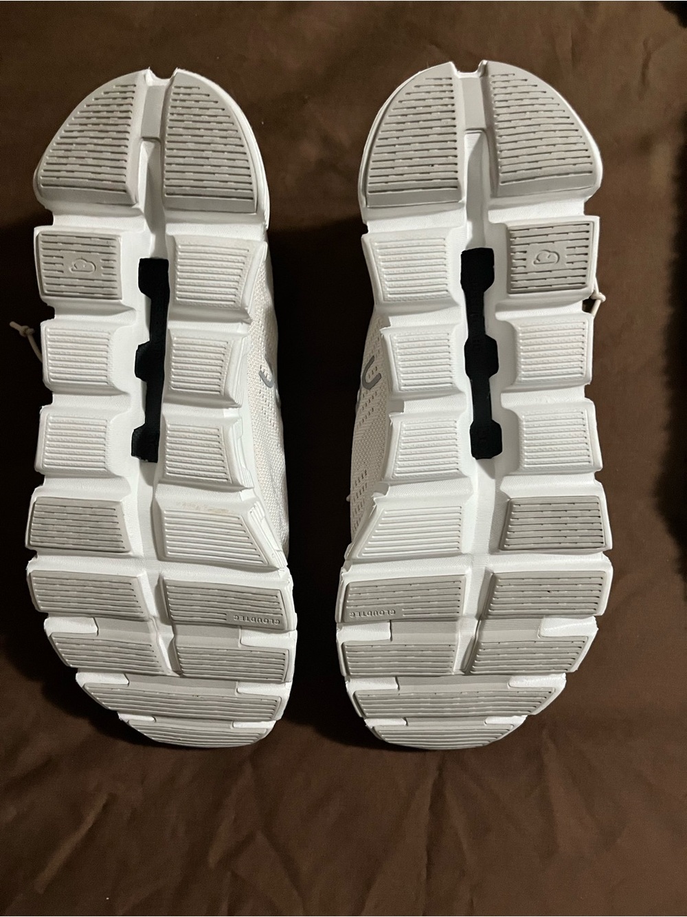 On Running Cloud 6 Coast Sneaker Gardenia/sphinx Cloud
(Cream) - Picture 8 of 16